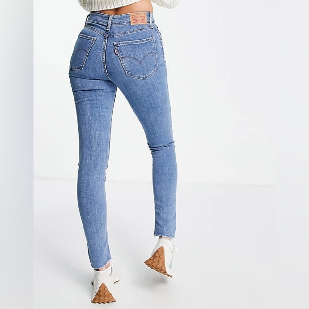 LEVI'S 721 High Rise Skinny Raw Hem Medium Wash Jeans US 29